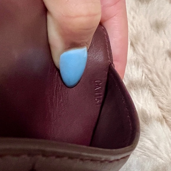 Louis Vuitton Vernis Burgundy Monogram Agenda Pm / Passport Holder - Picture 3 of 6